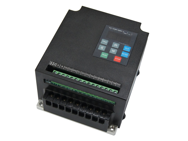 DFL500D通用變頻器，小體變頻器，變頻調(diào)速器，變頻器生產(chǎn)廠(chǎng)家